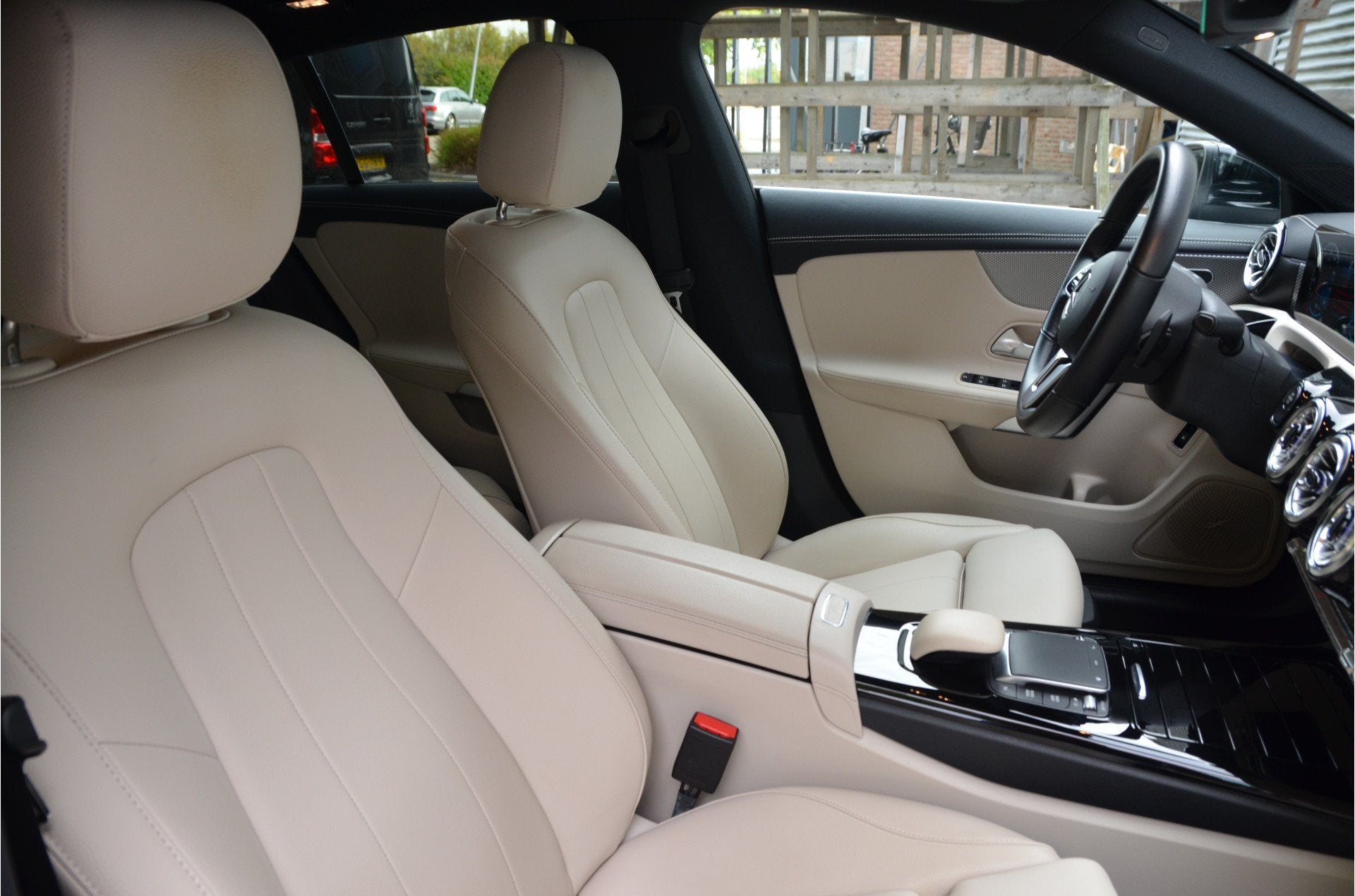 Mercedes-Benz CLA-Klasse Shooting Brake 250 e Premium Plus L, Gebruikt, 4 cilinders, Zwart, Hybride Elektrisch/Benzine