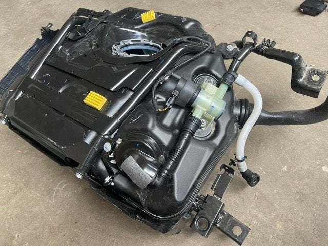 Brandstoftank LX7L Audi A3 Allstreet (8YJ) 2025 5WA201021QN, Gebruikt, Auto-Union-Straße  1, Ingolstadt 85057, , Duitsland, Info@audi.de