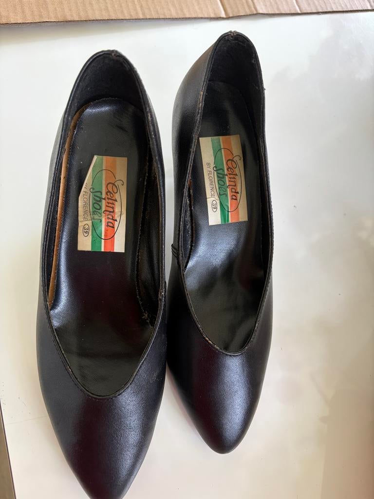 Zwarte dames pumps, maat 39, Kleding | Dames, Schoenen, Ophalen of Verzenden, Gedragen, Zwart, Pumps