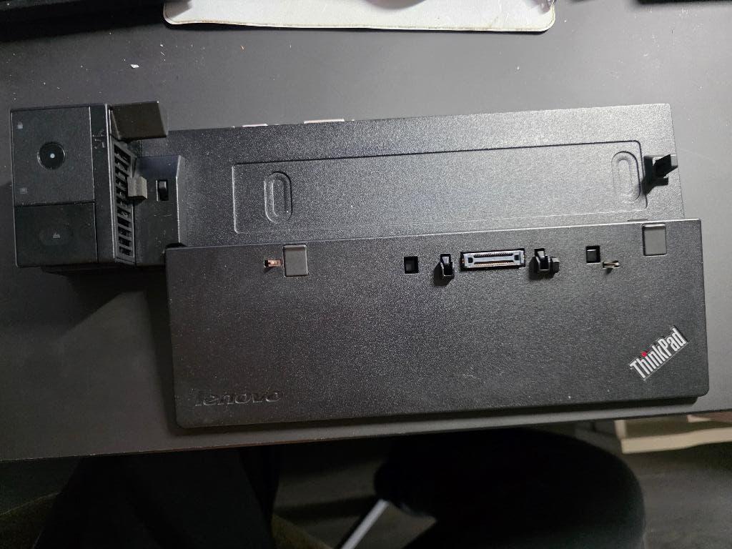 thinkpad pro dock inclusief adapter, Computers en Software, Dockingstations, Ophalen of Verzenden, Lenovo, Docking station, Gebruikt