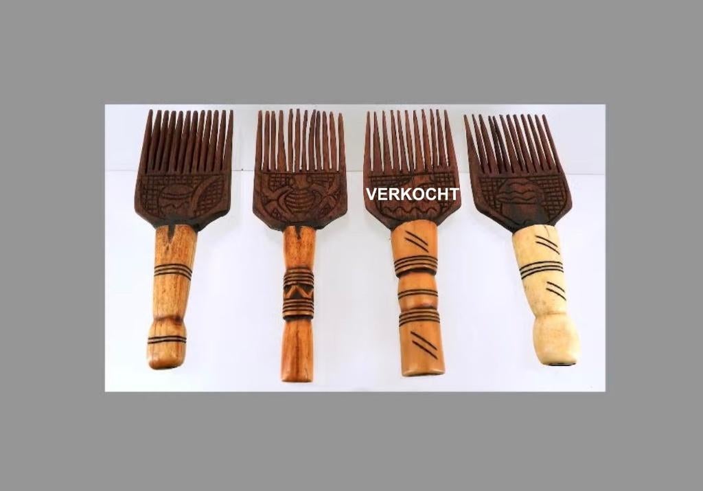 Afrikaanse Kam van bot/hout (161001-05tm08) Prijs per stuk!, Ophalen of Verzenden