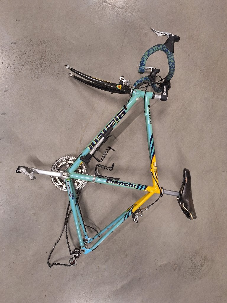 Bianchi racefiets frame met onderdelen, Fietsen en Brommers, Fietsen | Racefietsen, Gebruikt, Velgrem, Aluminium, Meer dan 20 versnellingen