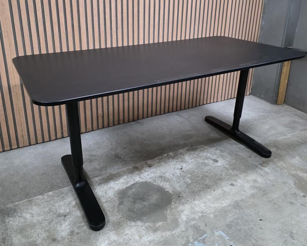 Nog 2 x Ikea Bekant bureaus zwart kantoor tafels design, Ophalen of Verzenden, In hoogte verstelbaar, Zo goed als nieuw