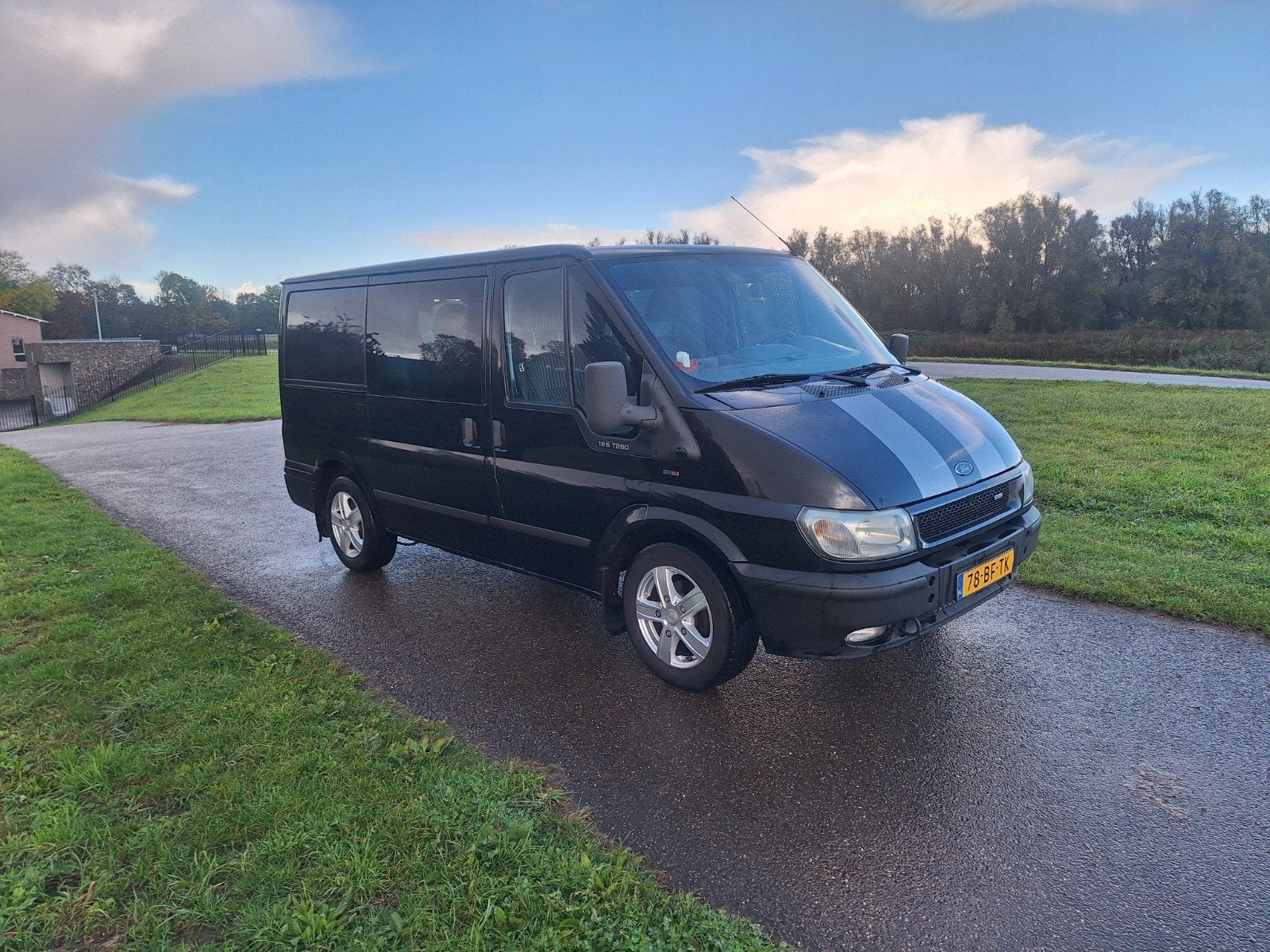 Ford Transit 2.0 300S FD DC 125 MR 4.23 2002 airco, Voorwielaandrijving, 1998 cc, 1850 kg, Zwart