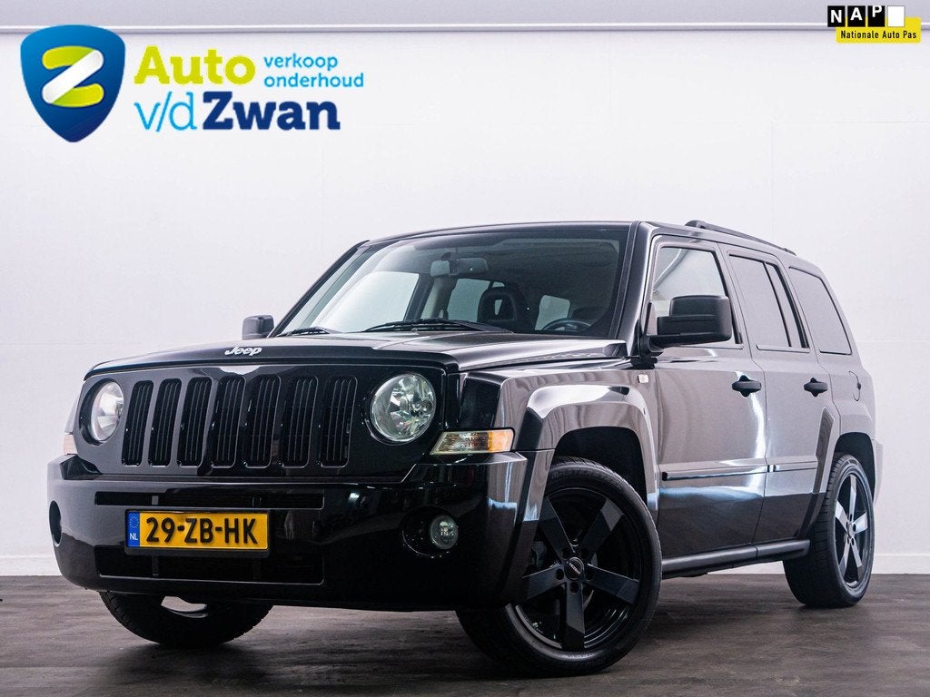 Jeep Patriot 2.4 Limited NL-auto Black ed. Cruise|4x4|Leer!, Auto's, Jeep, Bedrijf, Te koop, Patriot, 4x4, Airbags, Airconditioning