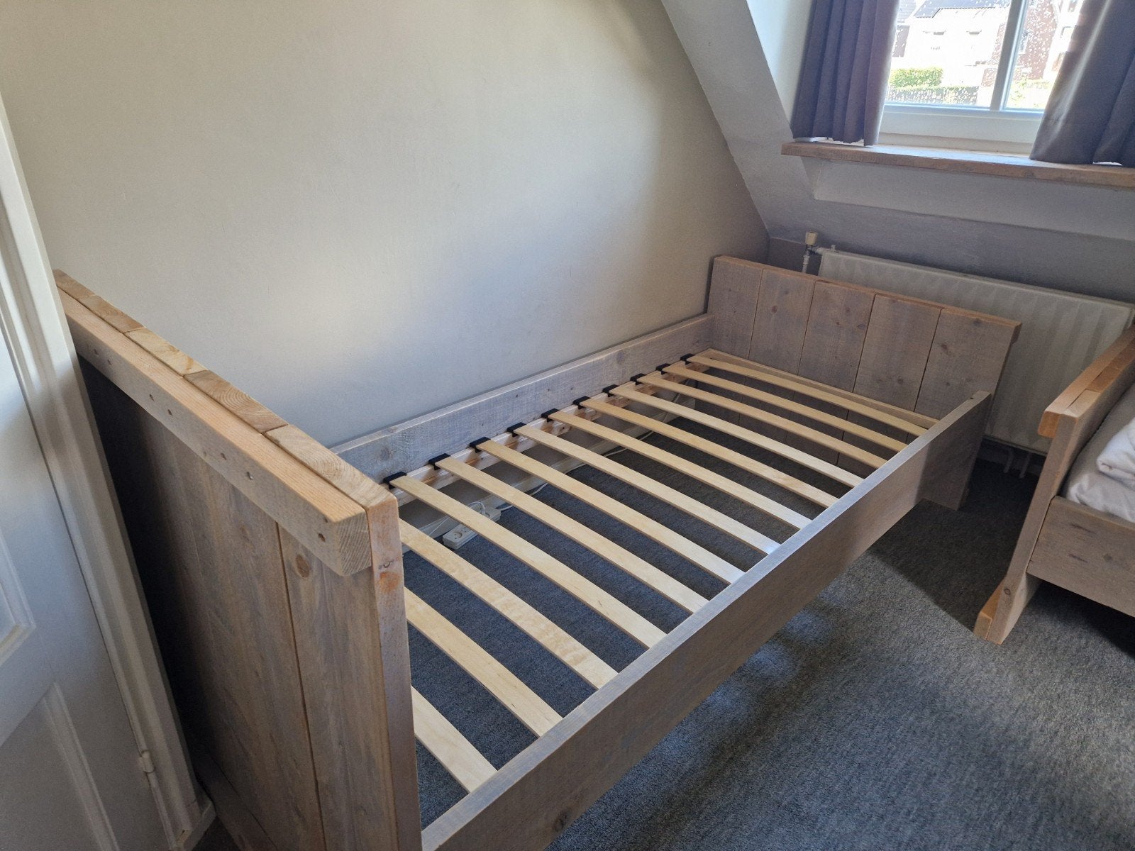 stoer bed met matras, Ophalen, 90 cm, Eenpersoons, 200 cm
