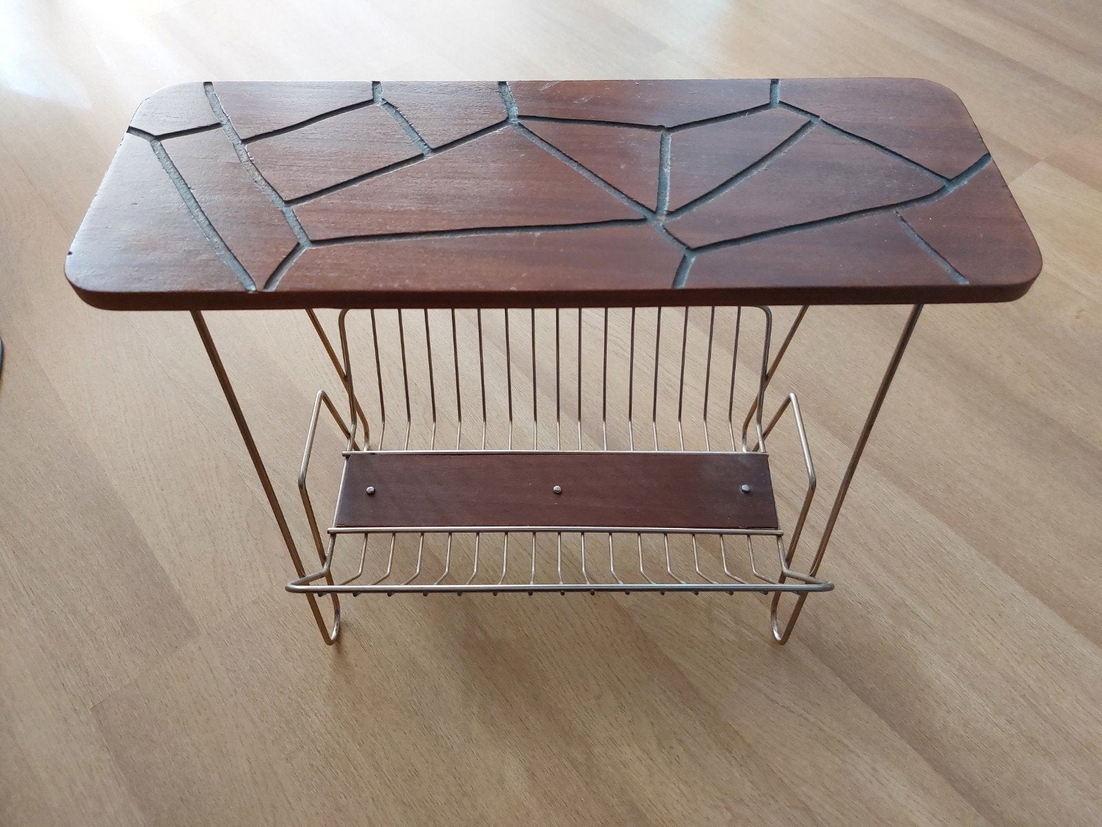 Vintage bijzettafel met tijdschriftenrek, Ophalen, Minder dan 45 cm, Minder dan 55 cm, Gebruikt