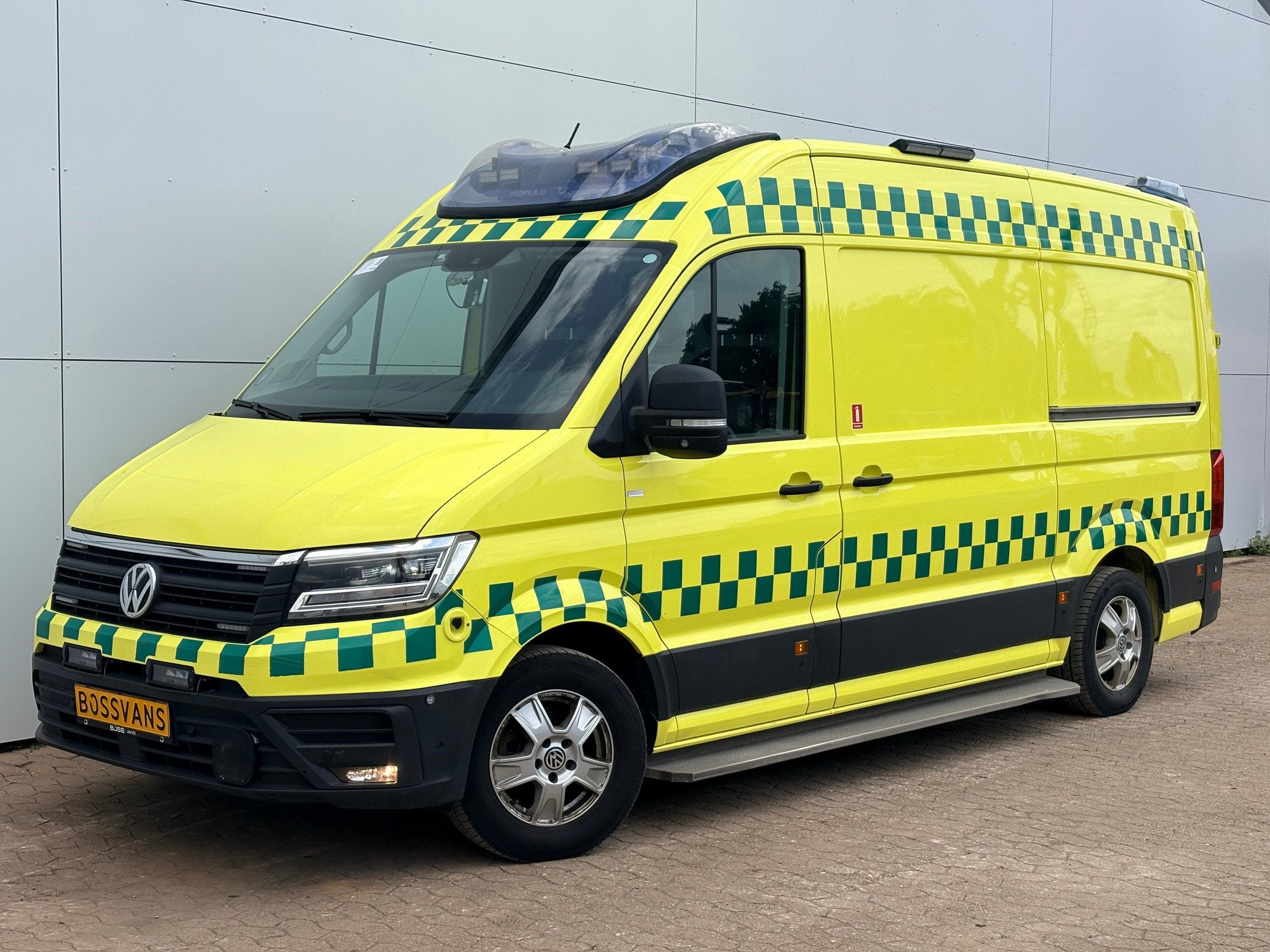 Volkswagen Crafter 2.0 TDI 177PK Ambulance L3H3 Automaat Zie, Auto's, Automaat, Gebruikt, Euro 6, 4 cilinders