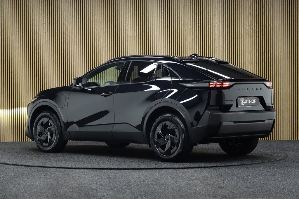 Subaru Uncharted 2E-xcite+ 77 kWh | Adaptive-cruise | 360°, Met garantie (alle), Zwart, 592 km, 1890 kg