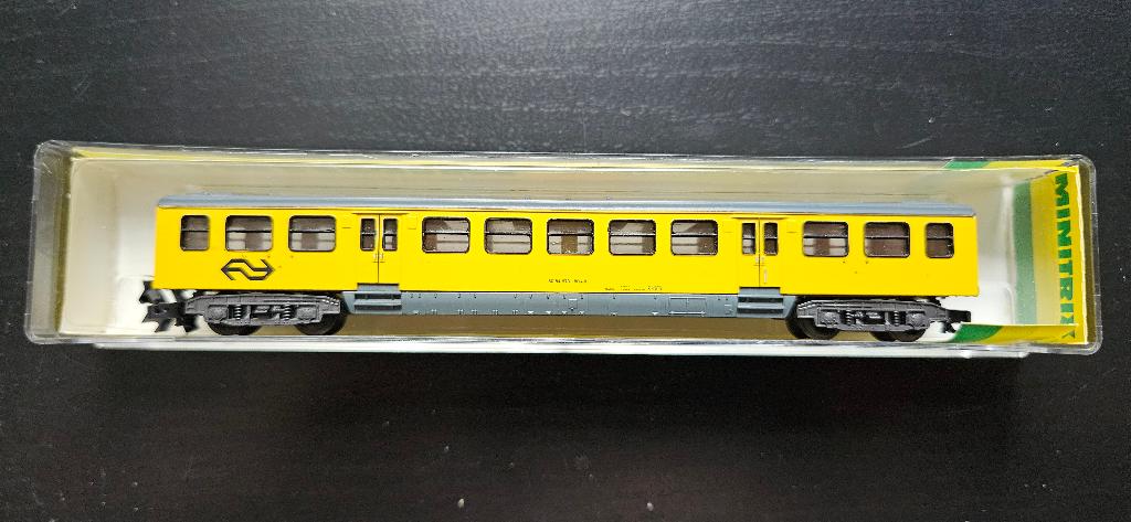 N-spoor Minitrix 13128 gele NS wagon, Hobby en Vrije tijd, Modeltreinen | N-Spoor, Gelijkstroom, Trix, Analoog, Wagon