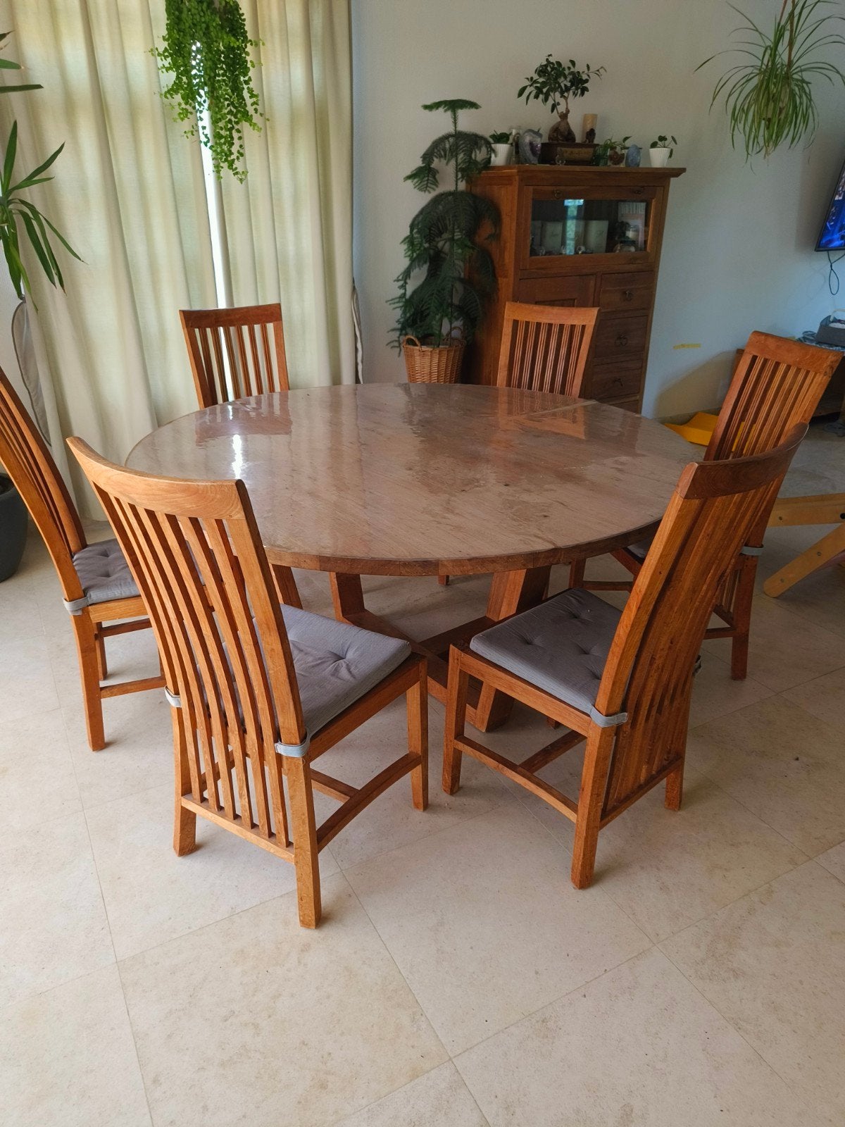 Teakhouten ronde tafel met stoelen., Ophalen, Zo goed als nieuw, 4 tot 6 stoelen