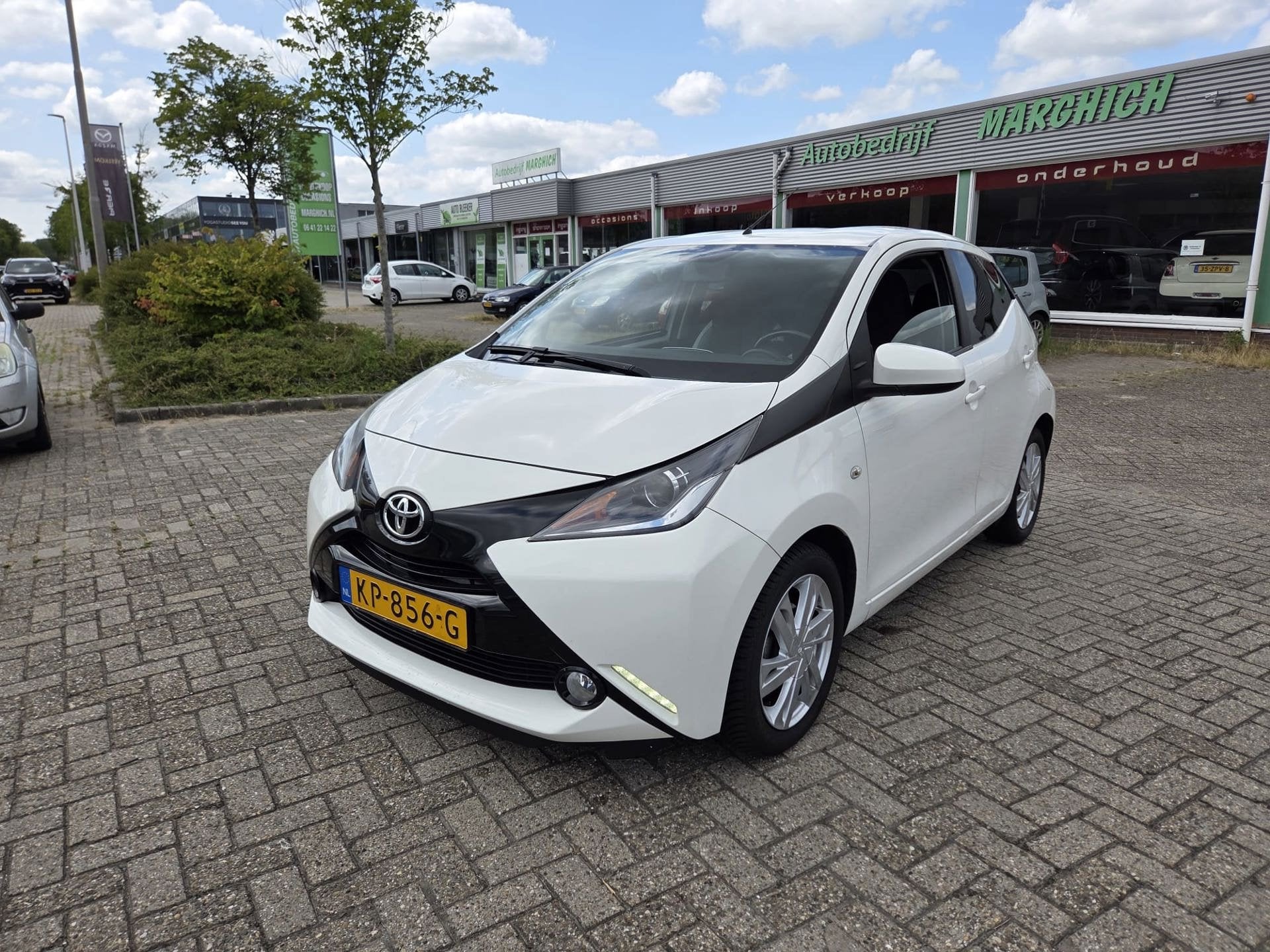 Toyota Aygo 1.0 VVT-i x-sport|NAVI|CAMERA|AIRCO|BT, Voorwielaandrijving, Gebruikt, Euro 6, 4 stoelen