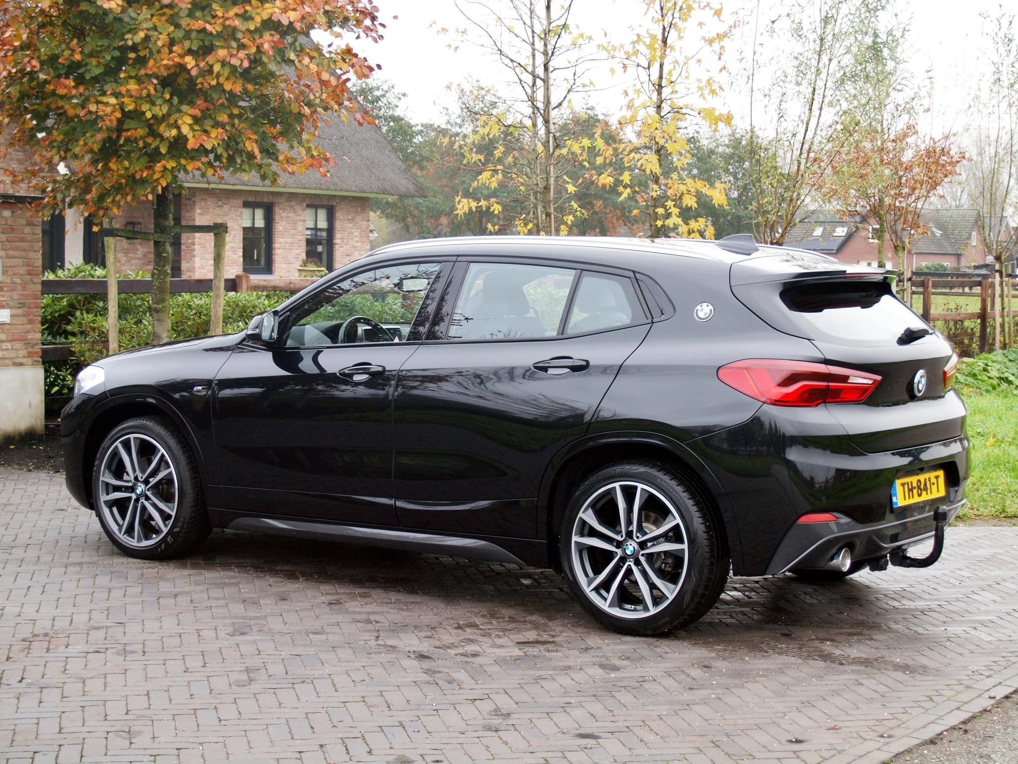 BMW X2 sDrive18i High Executive | M-pakket | Camera | Navi |, Dealer onderhouden, X2, Gebruikt, Automatische klimaatregeling
