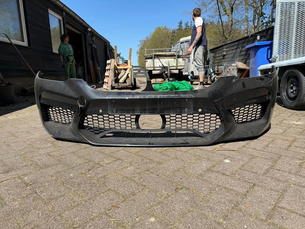 BMW M5 F90 Voorbumper 2019 met Grill en Onderdelen, Auto-onderdelen, Gebruikt, Voor, Ophalen of Verzenden, Bumper
