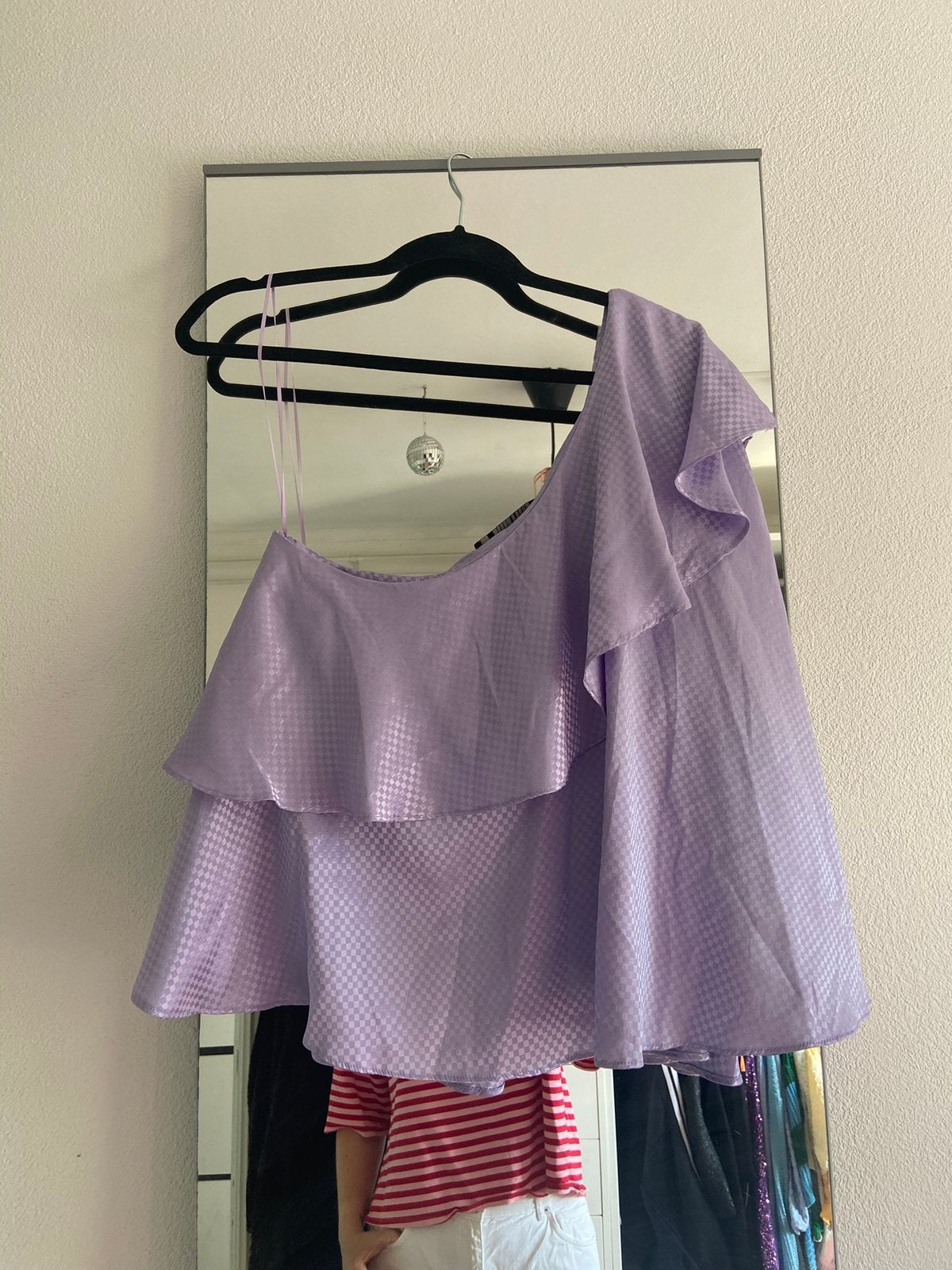 Paarse ond shoulder top, Verzenden, Paars, Maat 42/44 (L), Zo goed als nieuw