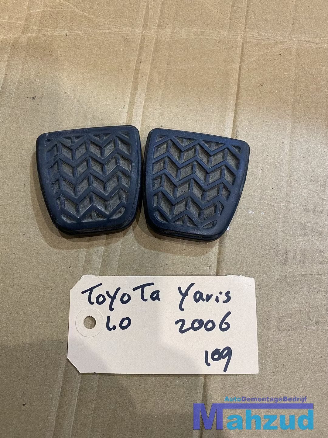 TOYOTA YARIS P9 Rempedaal koppelinspadaal rubber 3132152010, Info@toyota.co.jp, Gebruikt, Toyota Motor Corporation, Toyota