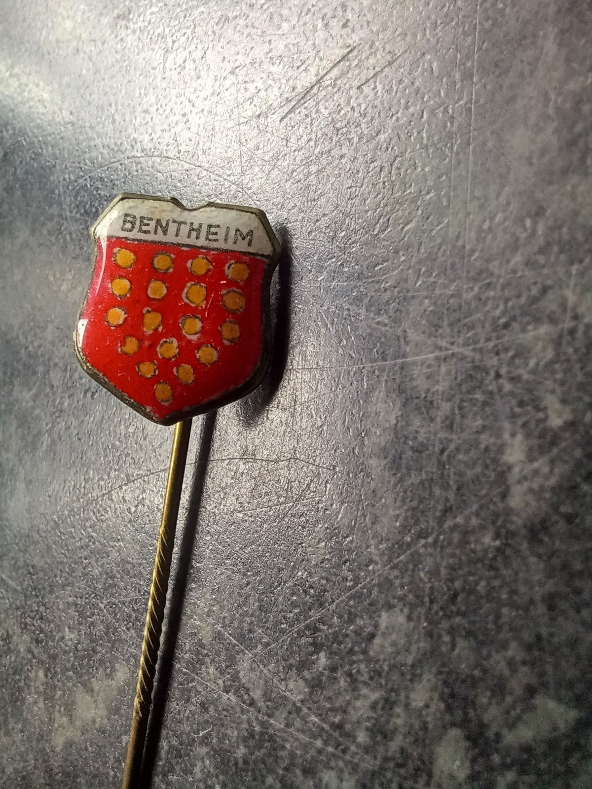 Speldje Bentheim (wapenschildje), Ophalen of Verzenden, Gebruikt, Stad of Land, Speldje of Pin