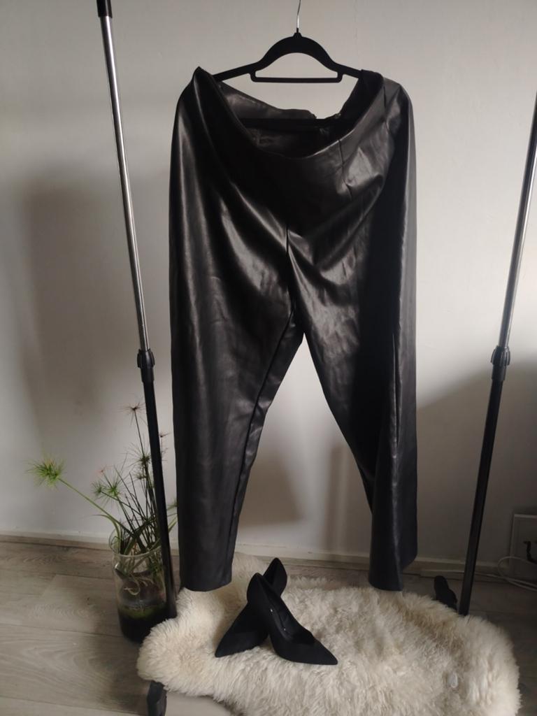 Blush by Zizzi Zwarte Faux Leren Broek Maat 42/44 (L), Zwart, Maat 42/44 (L), Ophalen of Verzenden, Zo goed als nieuw