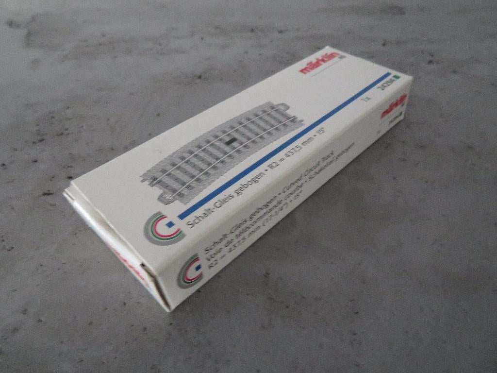 Märklin 24294 - Schalt-Gleis gebogen (3x), Wisselstroom, Nieuw, Rails, Ophalen of Verzenden