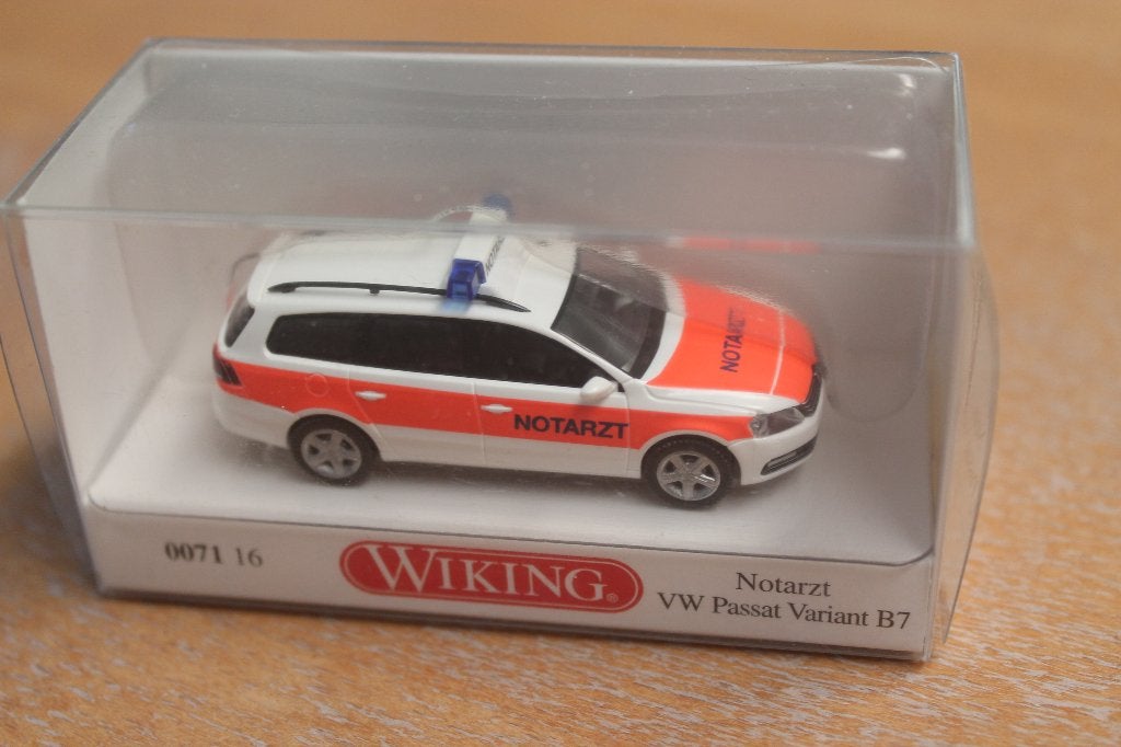Wiking VW Passat B7 notartz, Ophalen of Verzenden, Zo goed als nieuw, Auto, Wiking