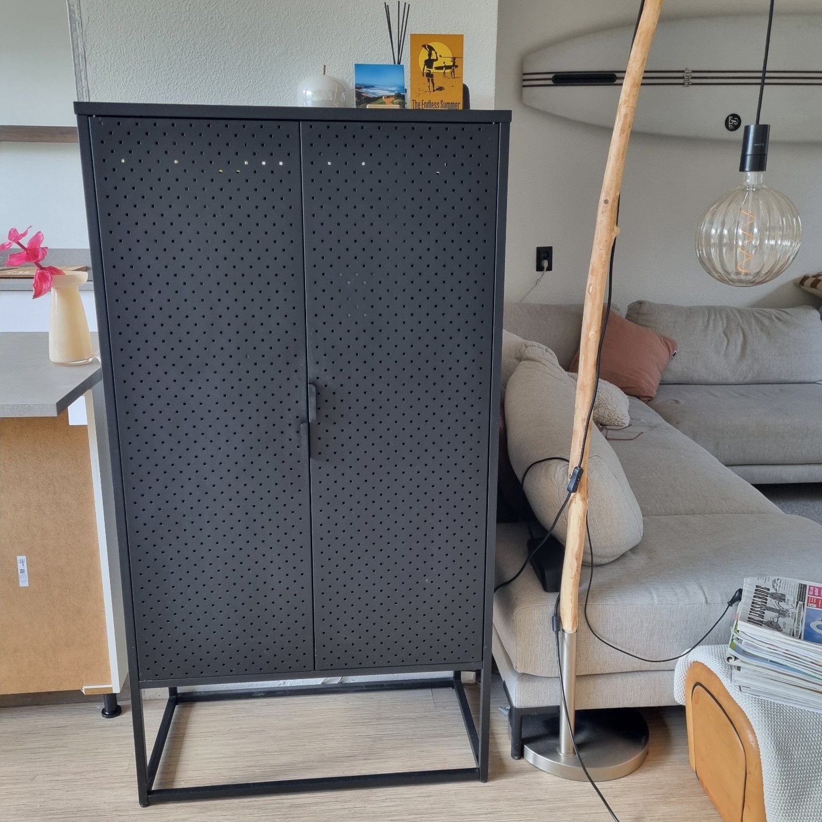 metalen kast met magneetsluiting, Huis en Inrichting, Ophalen, Zo goed als nieuw