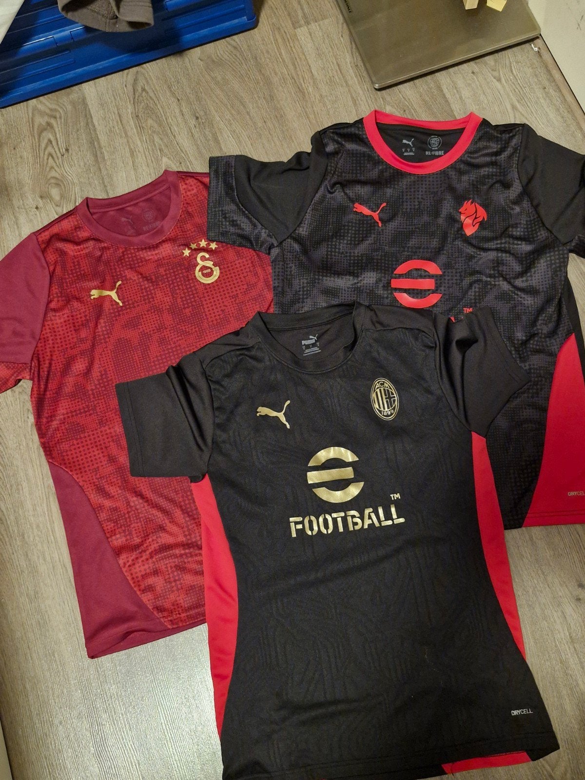 Voetbalshirts Maat S - Galatasaray, AC Milan 2x, Maat S, Ophalen of Verzenden, Gebruikt, Shirt