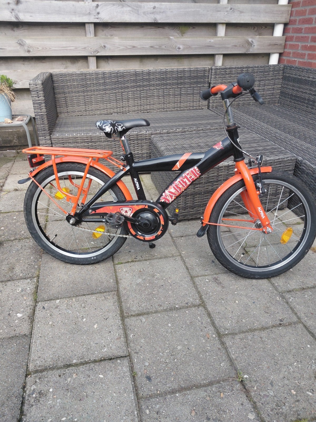 Kinderfiets 18 inch - Zwart/Oranje, Fietsen en Brommers, Ophalen, Terugtraprem, 16 tot 20 inch, Alpina  yabber
