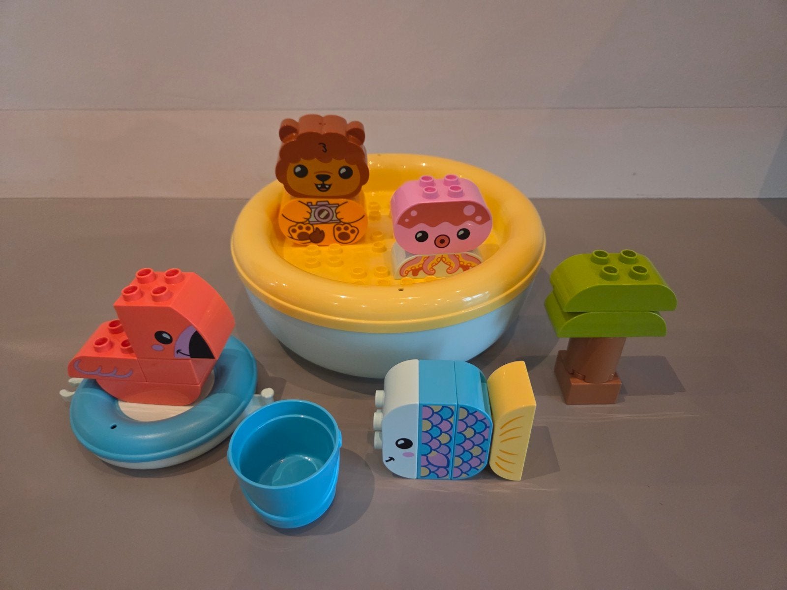 10966 LEGO DUPLO Pret in bad - Drijvend diereneiland, Overige thema's, Ophalen of Verzenden, Zo goed als nieuw, Compleet