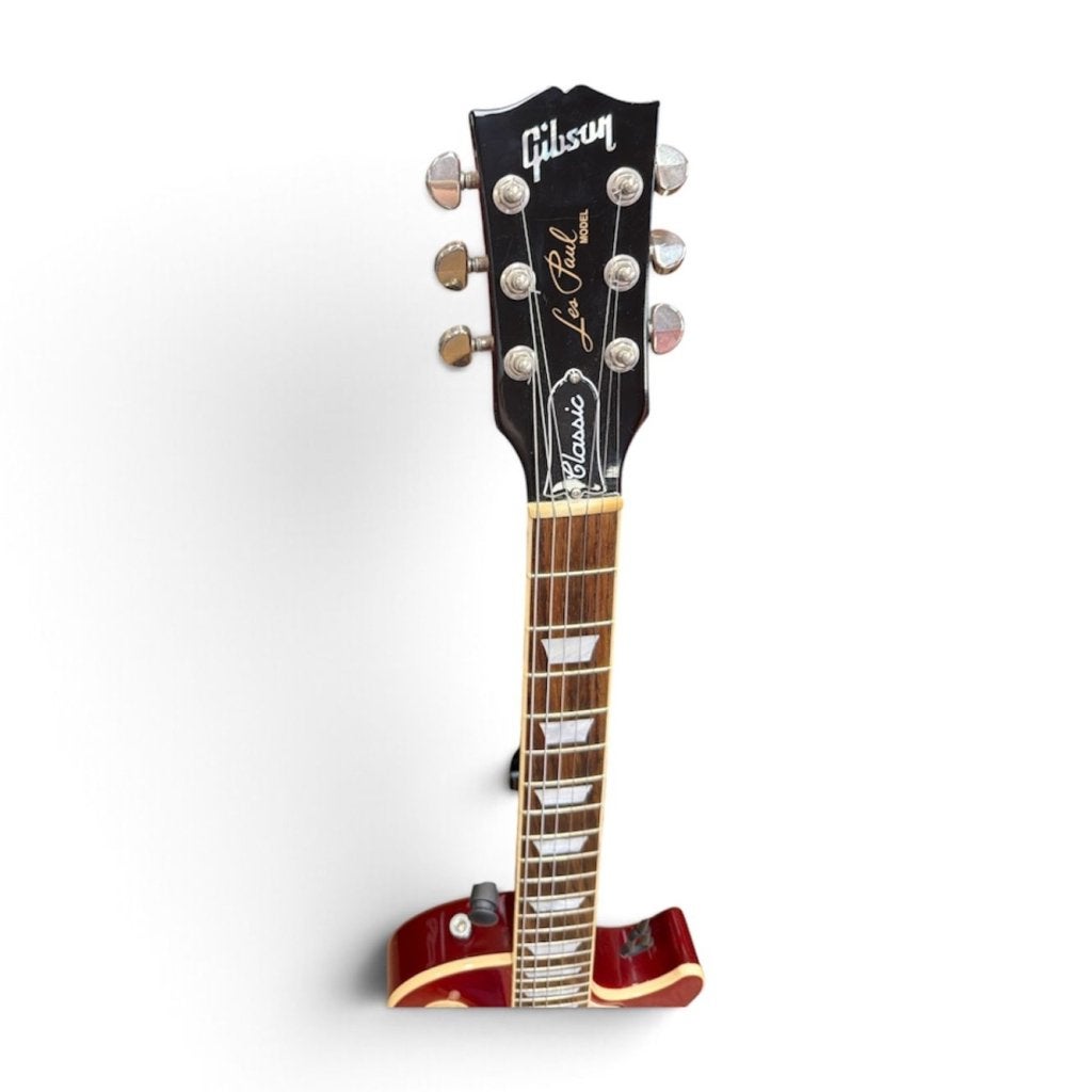 Gibson Les Paul Classic Translucent Cherry 2022, Fender, Zo goed als nieuw, Support@fender.com, 17600 Catalina Street
Los Angeles, CA 90746
USA