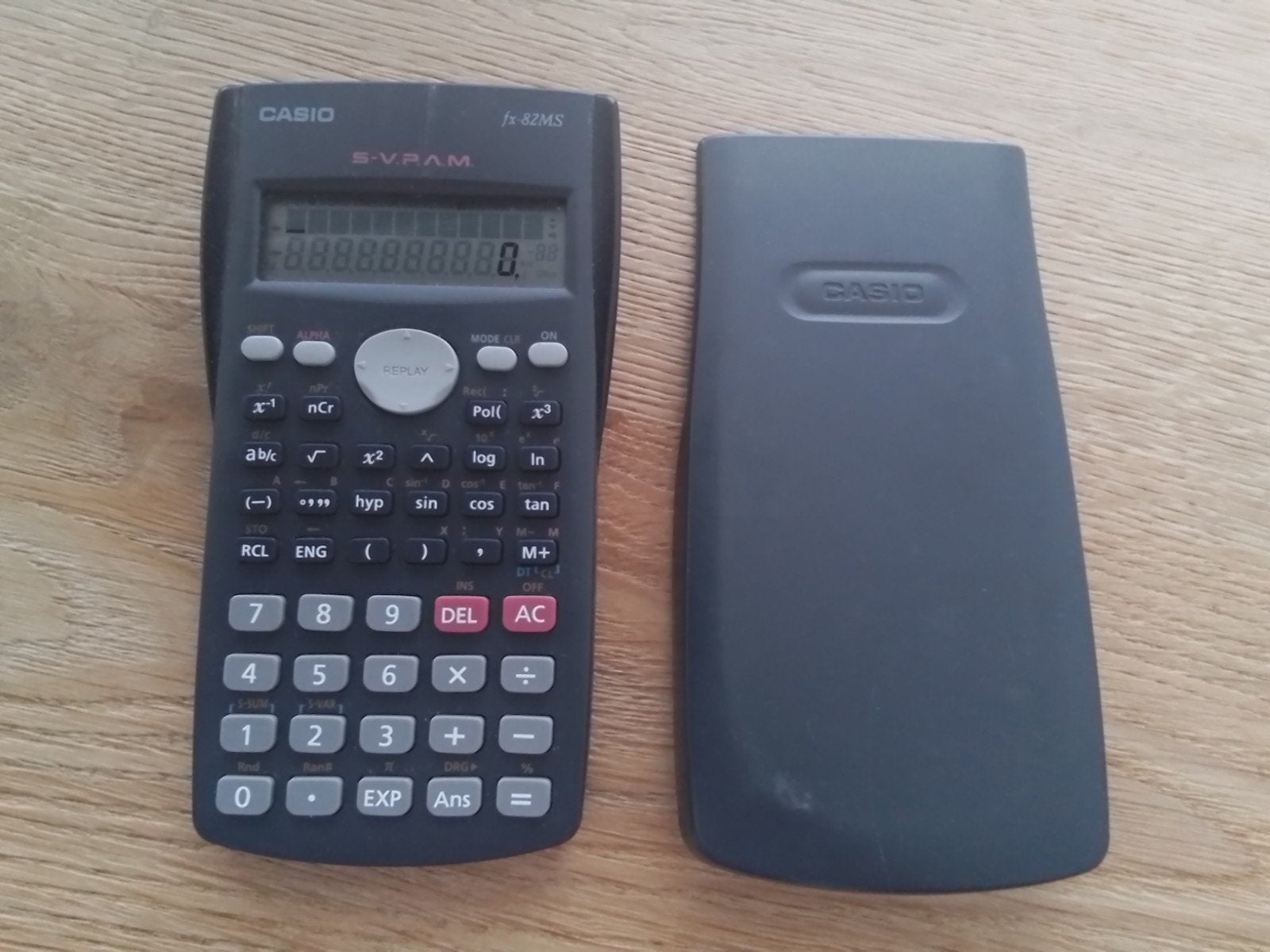 Casio rekenmachine fx-82ms is gebruikt maar werkt nog goed, Diversen, Ophalen of Verzenden