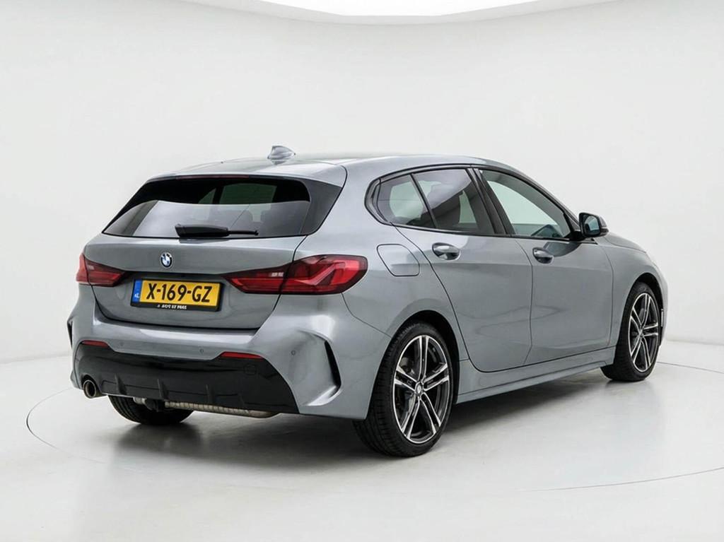 BMW 1-serie 118i Automaat M Sport | Sportstoelen | Carplay |, Gebruikt, Origineel Nederlands, Bedrijf, 3 cilinders