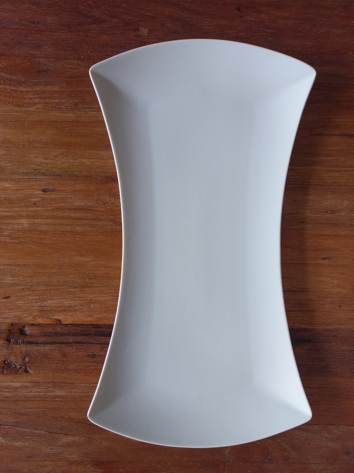 Mooi wit serveerbord, 45x25 cm, in goede staat, Huis en Inrichting, Keuken | Servies, Gebruikt, Ophalen of Verzenden, Bord(en)