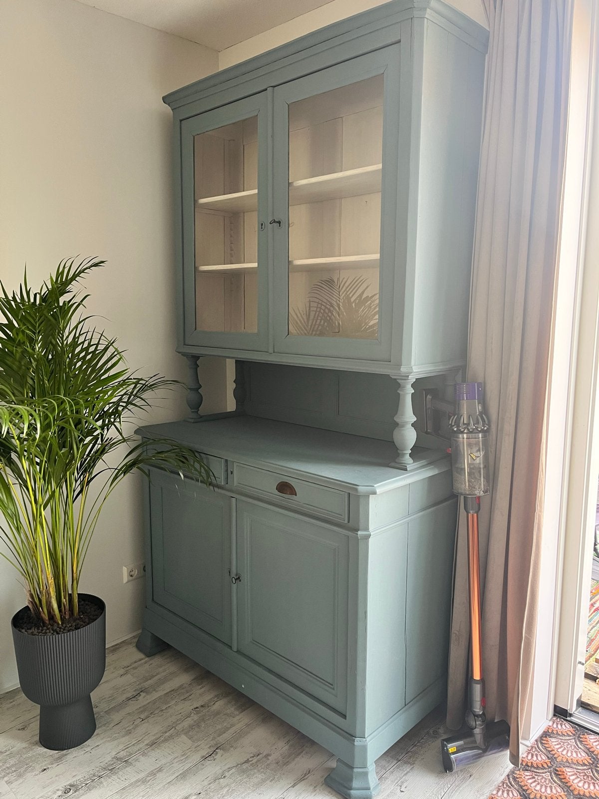 Robuuste groen/blauwe buffetkast, tweedelig, Antiek en Kunst, Ophalen