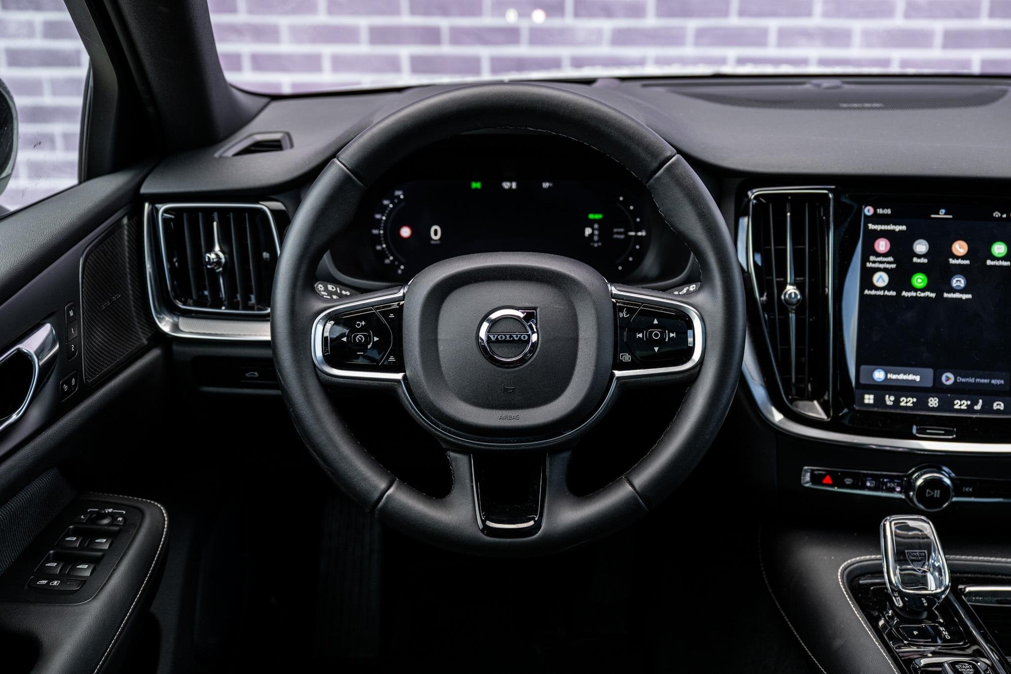 Volvo V60 2.0 T8 Plug-in hybrid AWD Plus Dark | 455 PK | Tre, Auto's, Automaat, 12 maanden, Stof, Gebruikt