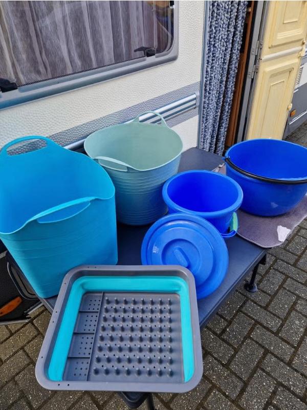 Complete camping set – emmers & inklapbaar afdruiprek, Ophalen