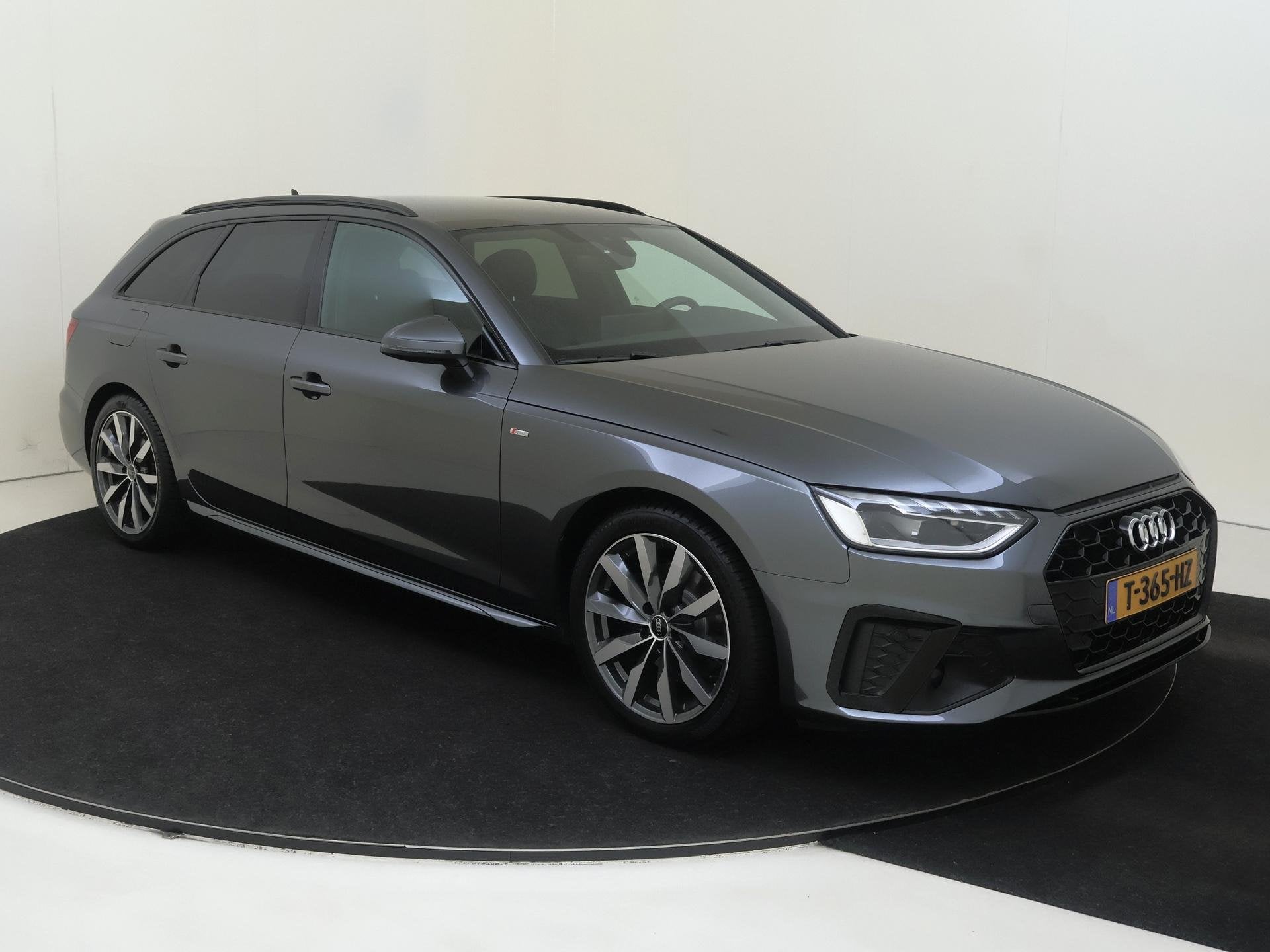 Audi A4 Avant 35 TFSI S edition Competition, Auto's, Gebruikt, 4 cilinders, Origineel Nederlands, Zilver of Grijs