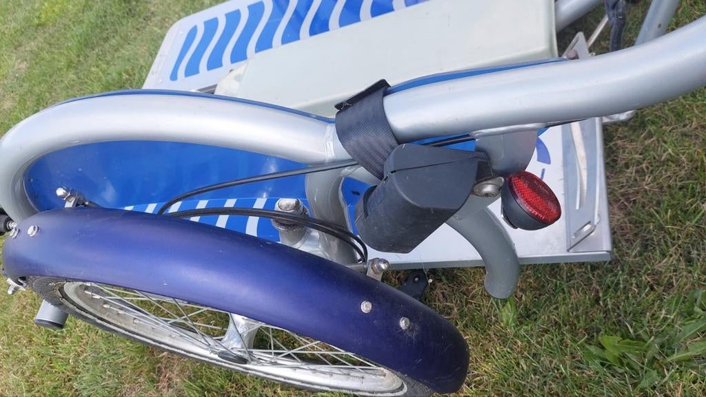 Comfortabele rolstoelfiets met elektrische ondersteuning, Fietsen en Brommers, Fietsen | Driewielfietsen, Ophalen of Verzenden