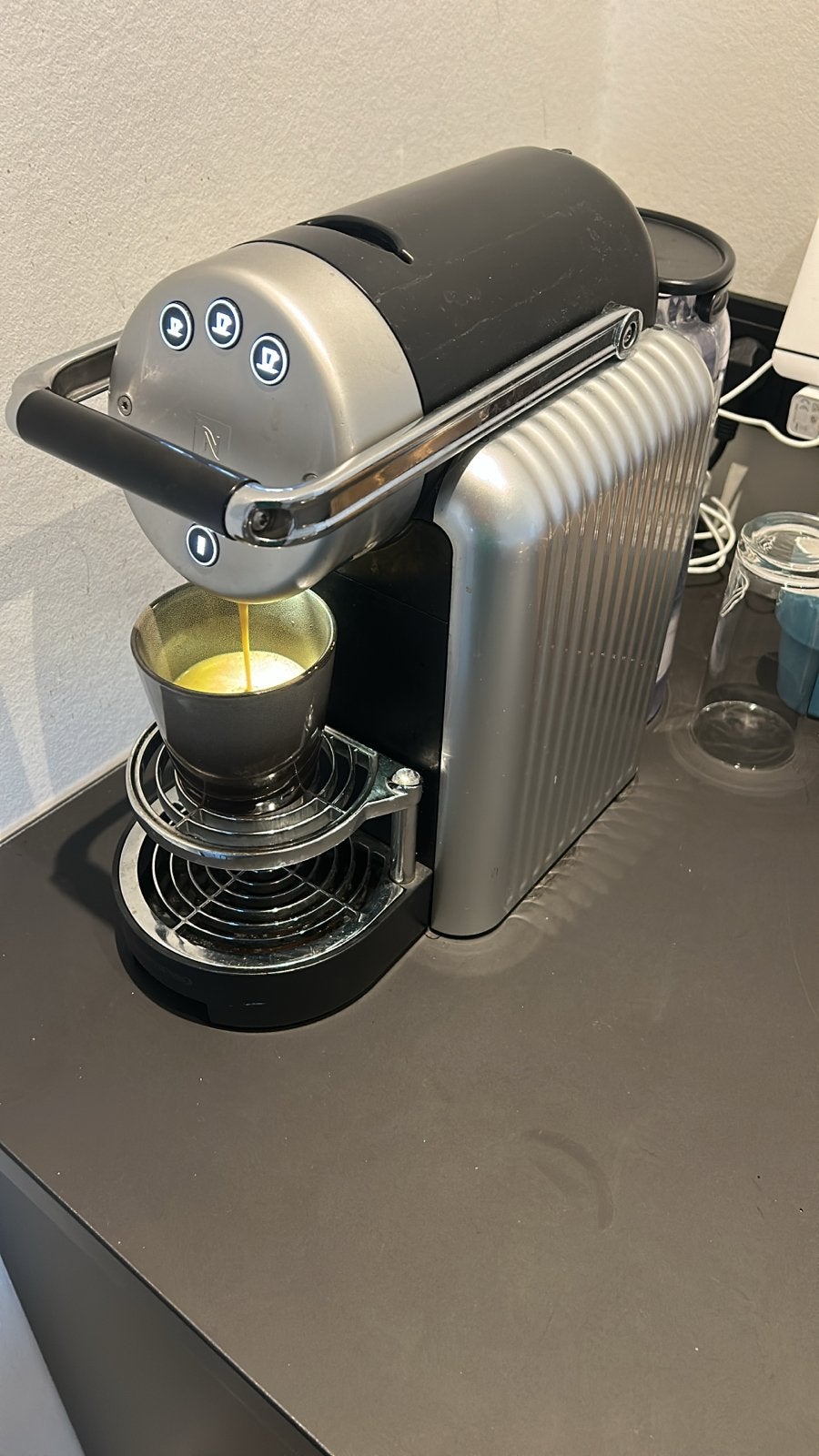 Nespresso Zenius Koffiemachine, Koffiepads en cups, Gebruikt, Koffiemachine, Ophalen of Verzenden