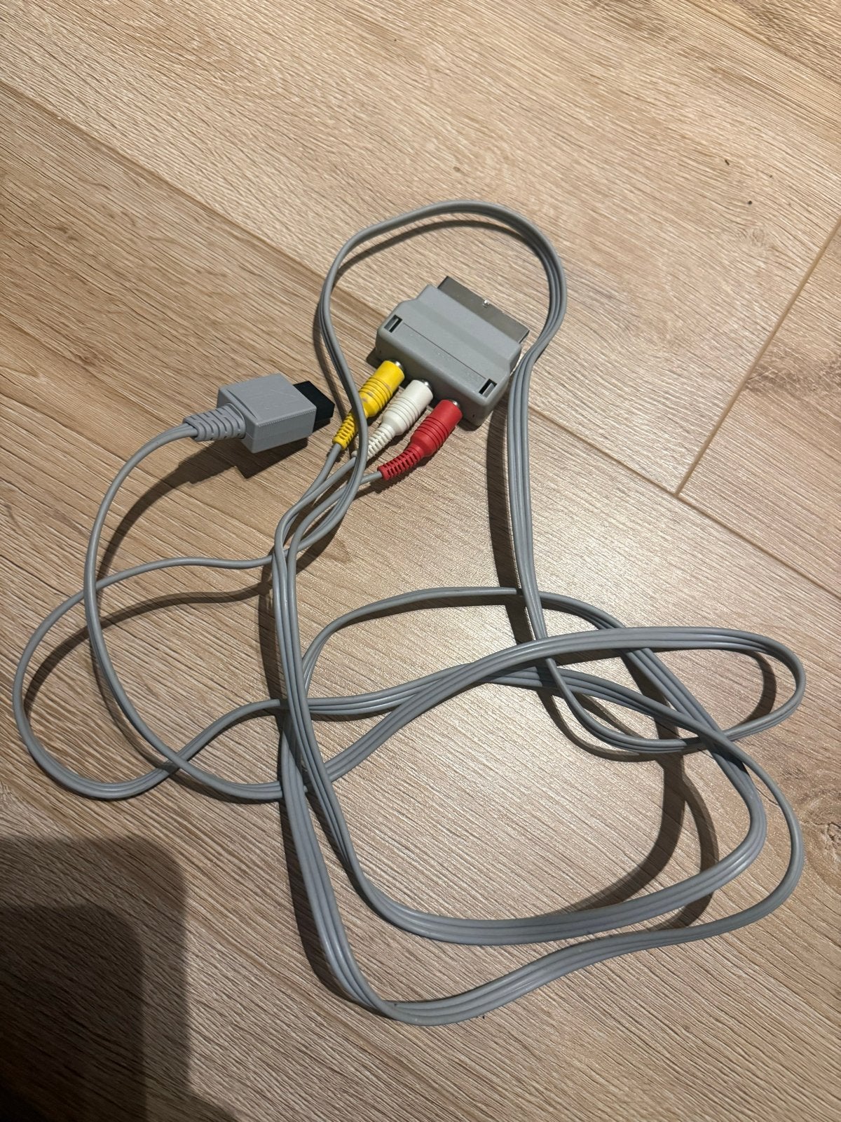 Nintendo Wii / GameCube AV Kabel met SCART-adapter, Ophalen of Verzenden, Zo goed als nieuw, Wii, Oplader of Kabel