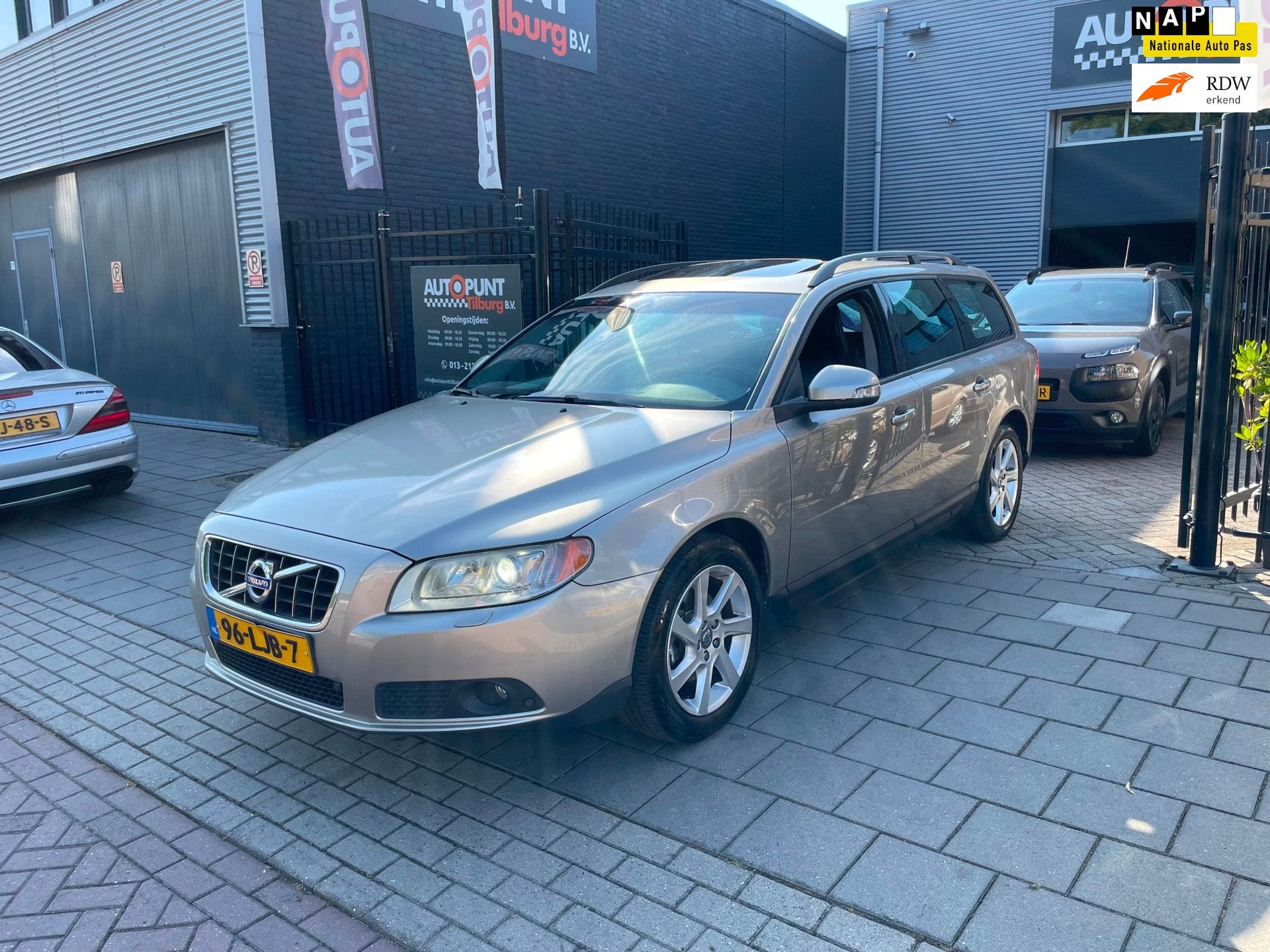 Volvo V70 2.0T Kinetic Schuifdak Trekhaak Airco Navi NAP APK, Voorwielaandrijving, Euro 5, 4 cilinders, Handgeschakeld