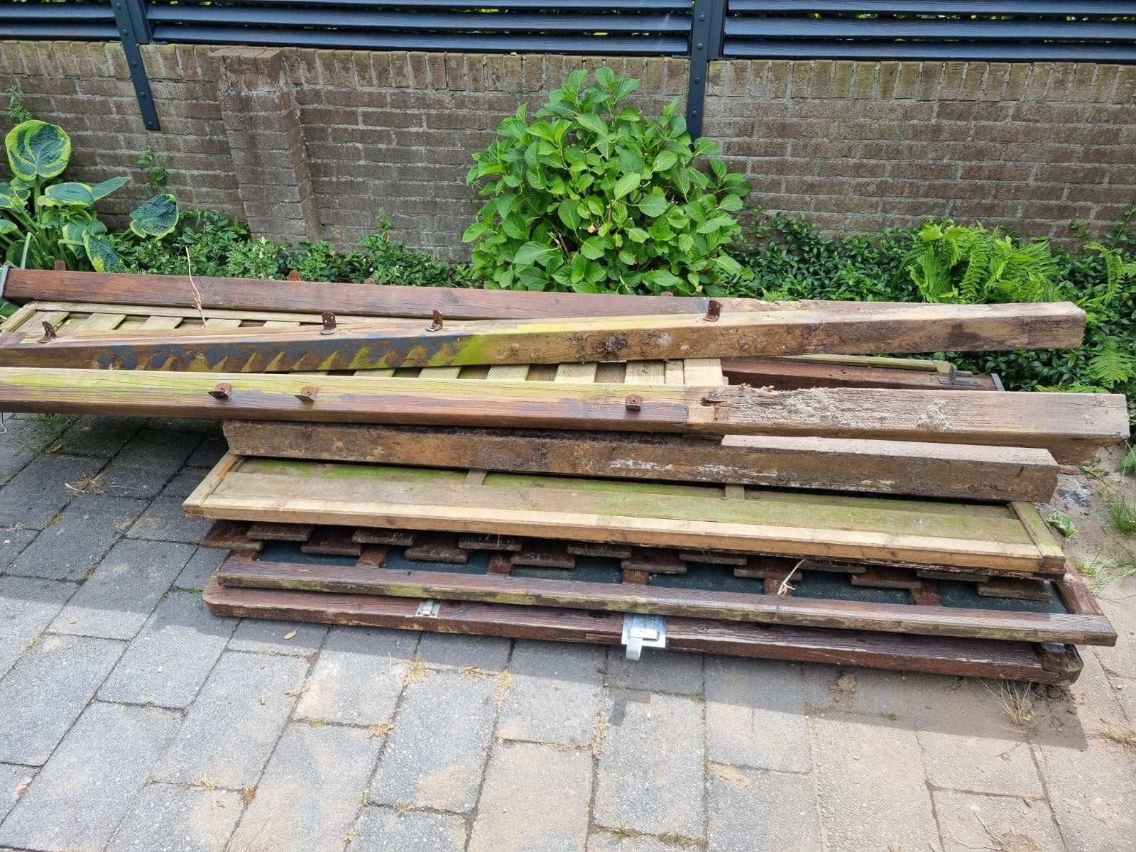 Hout van oude schutting - Diverse planken en palen, Tuin en Terras, Schuttingen, Minder dan 3 meter, Ophalen of Verzenden, Hout