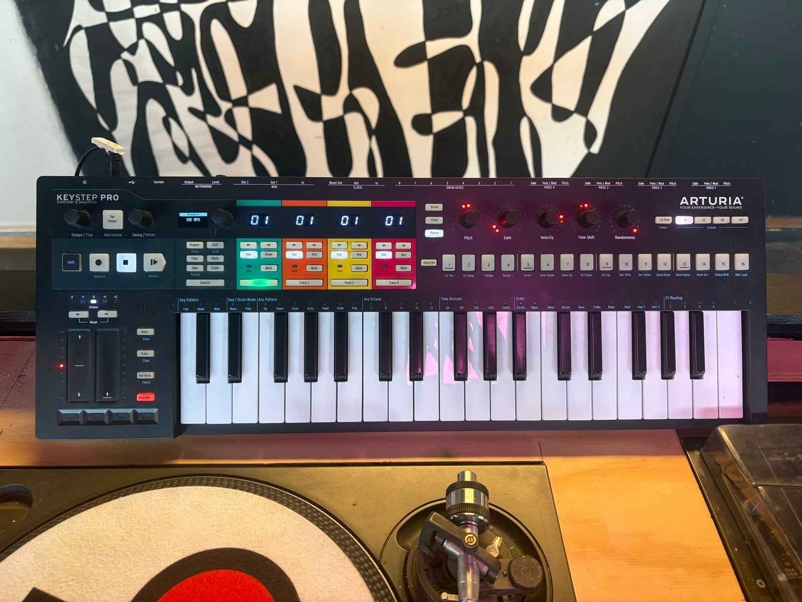 Arturia KeyStep Pro MIDI Controller & Sequencer, Overige aantallen, Zo goed als nieuw, Aanslaggevoelig, Ophalen
