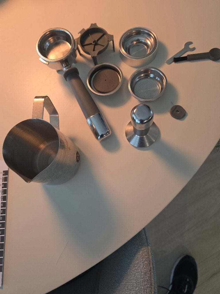 SMEG Espressomachine en SMEG Koffiebonenmaler, Witgoed en Apparatuur, Ophalen, Afneembaar waterreservoir, Nieuw, 2 tot 4 kopjes