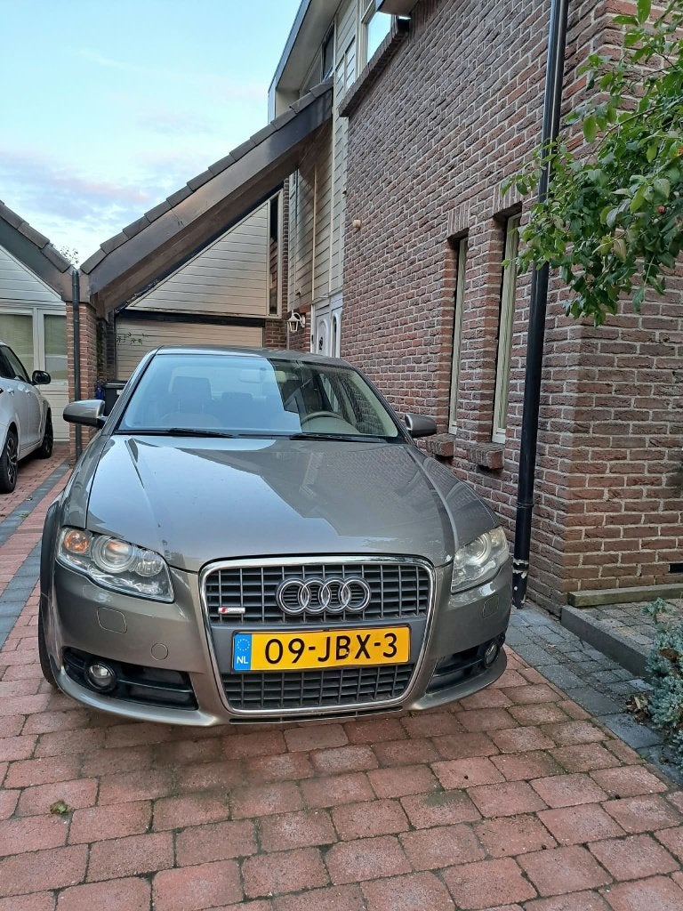 Audi A4 Pro Line Limousine 2.0 TFSI 200 PK Automaat, Auto's, Automaat, Beige, 1984 cc, A4