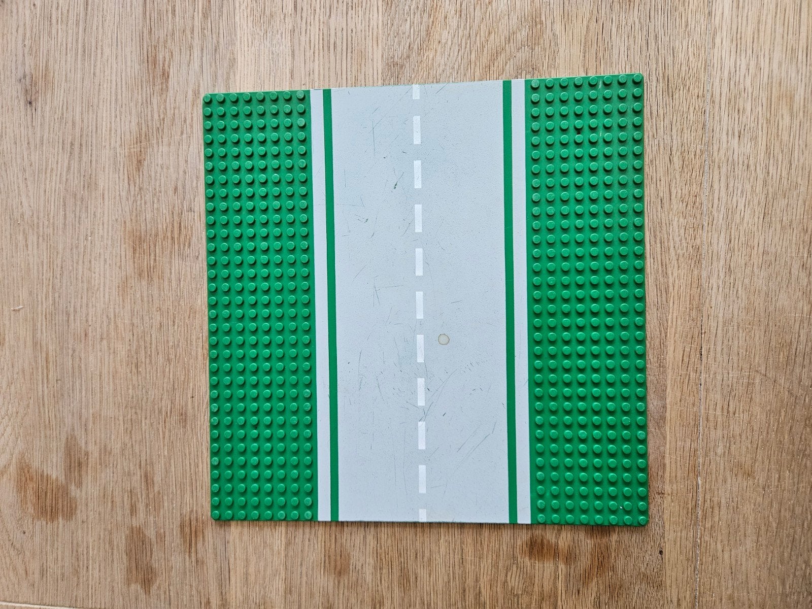 LEGO Grondplaat Weg (82936) - Groen met Grijze Weg, Kinderen en Baby's, Speelgoed | Duplo en Lego, Lego, Ophalen of Verzenden