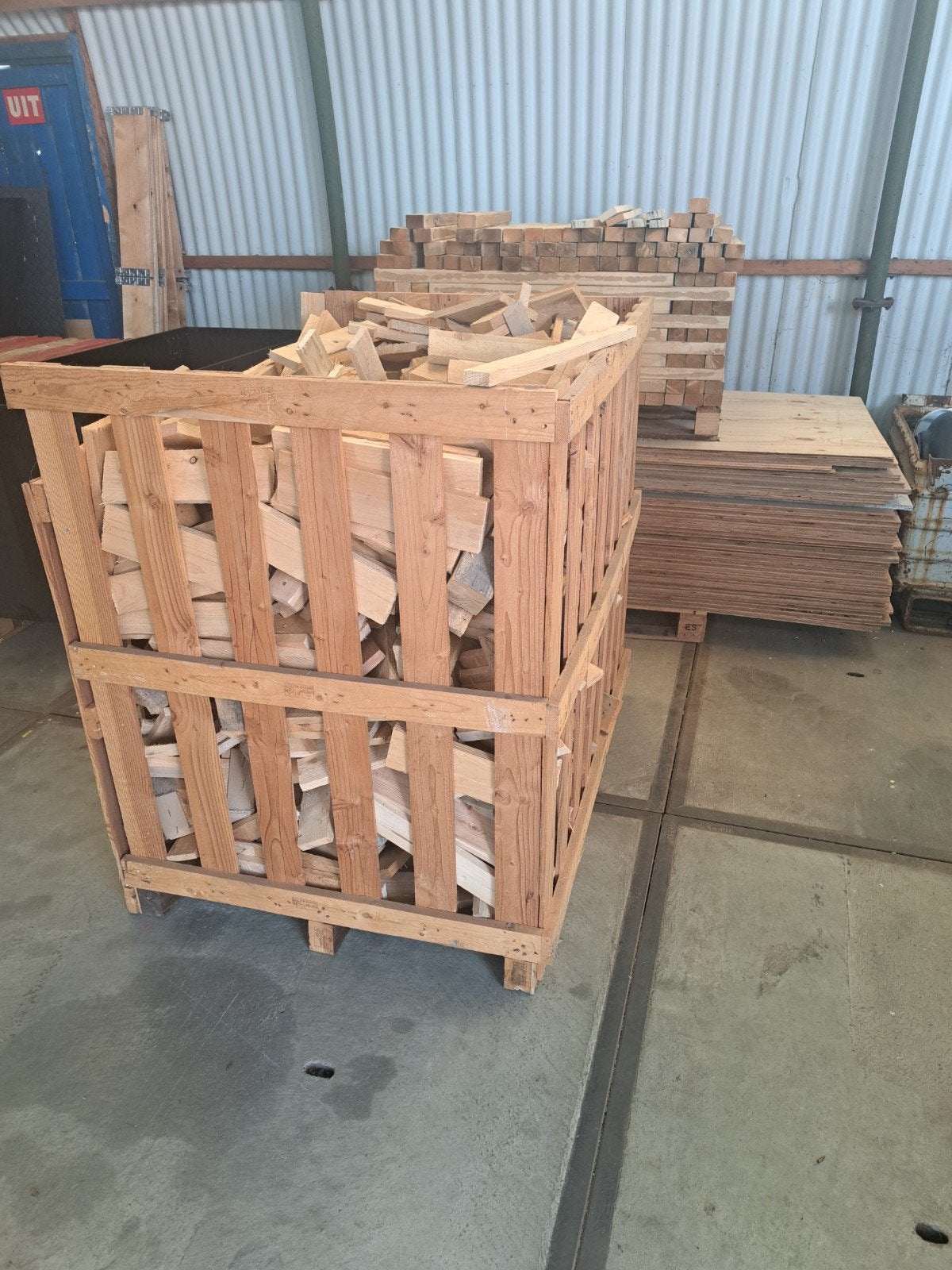 Gezaagd pallethout haardhout 1.7m³, Tuin en Terras, Haardhout, Minder dan 3 m³, Ophalen