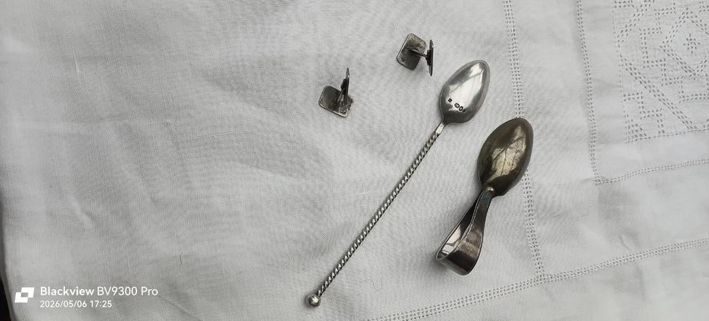 Antieke zilveren lepel met gedraaide steel en keurmerken, Antiek en Kunst, Ophalen of Verzenden