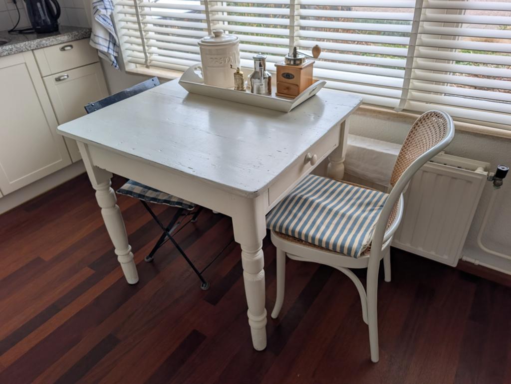 Sfeervolle brocante keukentafel wit — landelijk / vintage, Ophalen, Gebruikt, 50 tot 100 cm, Tot twee personen
