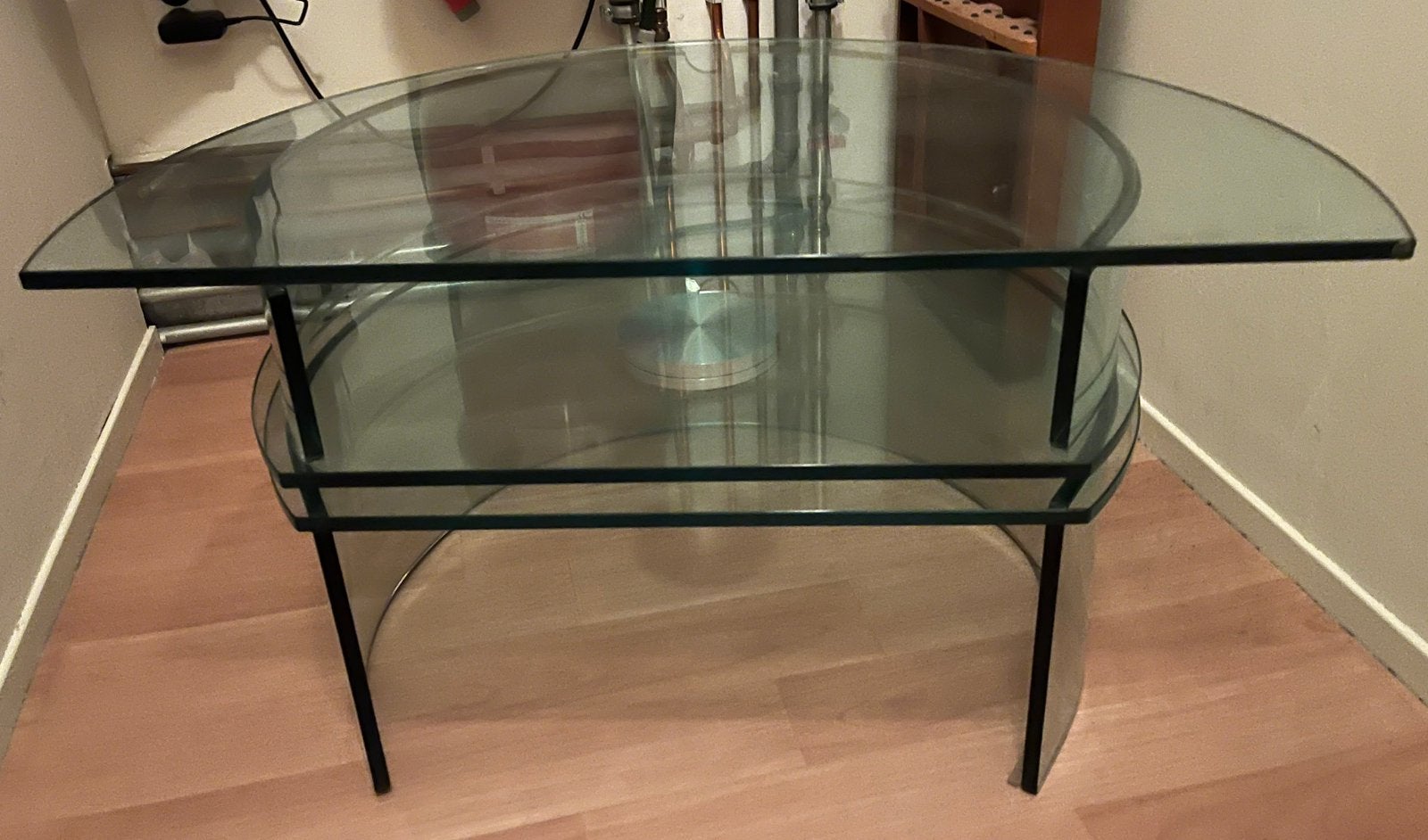 Zware, glazen design tv tafel., Ophalen, Overige vormen, 25 tot 50 cm, Glas