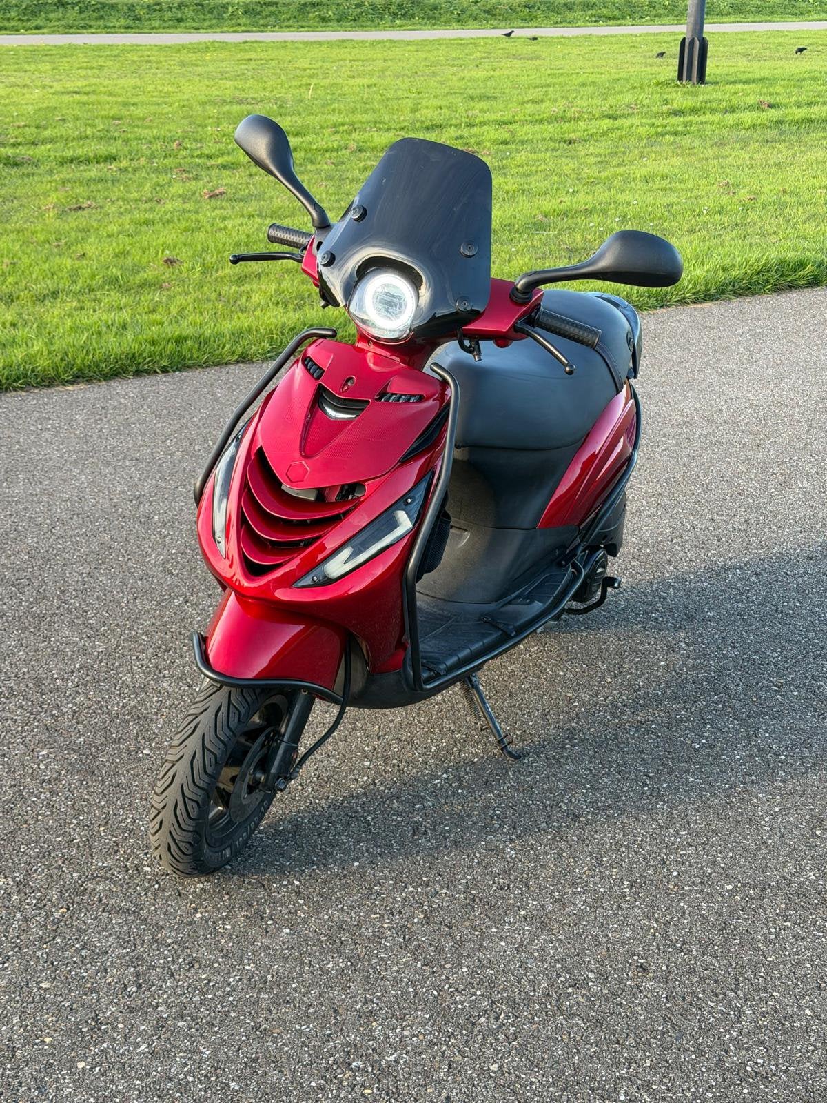 Piaggio Zip IGET Candy Red <>Euro 5, Ophalen, Zo goed als nieuw, Benzine, Zip
